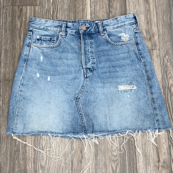 H&M Dresses & Skirts - H&M denim skirt